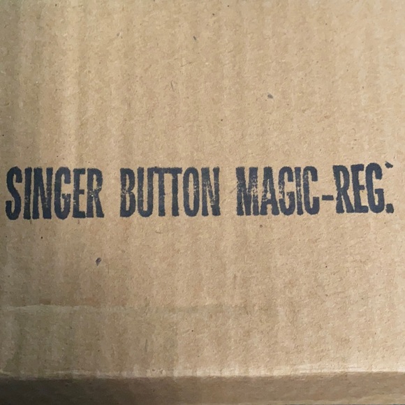 Singer Mini Button Magic 1993 - Picture 5 of 5